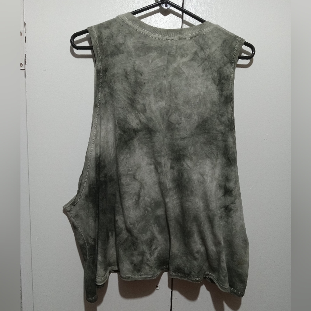 2 FOR $5 LADIES LARGE LOSE FIT TANK TOPS - Picture 8 of 9
